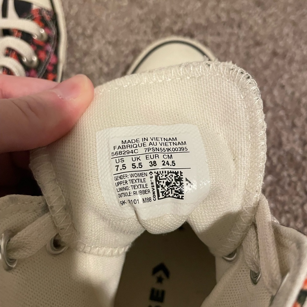 Converse - Picture 6 of 7